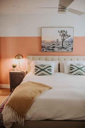 5 bedrooms, desk, iron/ironing board, travel crib