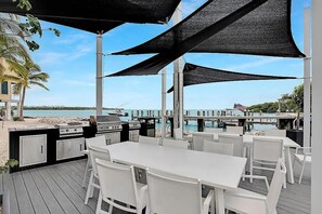 Outdoor dining - New House Paradise Without a Pasport On Atlantic Ocean  Deck Sunsets Water Views (Marathon)