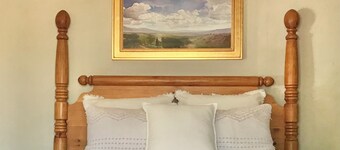 Cute North West Valley Studio