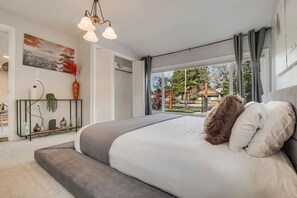 3 Schlafzimmer, Schreibtisch, Bügeleisen/Bügelbrett, Reisekinderbett