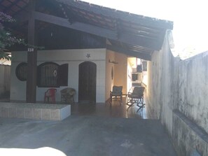 Terrace/patio - I rent a spacious house for short-term stays. (Praia Grande - SP)