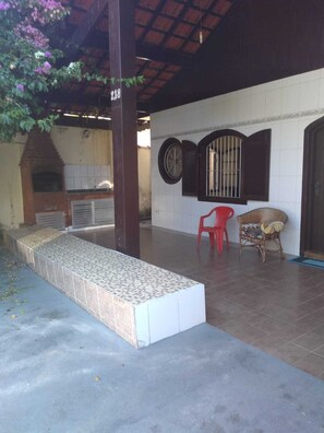 Terrace/patio - I rent a spacious house for short-term stays. (Praia Grande - SP)