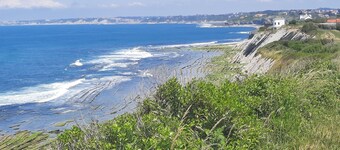 Beautiful villa with sea view including a private swimming pool and garden