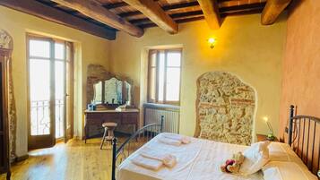 5 camere, ferro/asse da stiro, culla da viaggio, Wi-Fi gratuito