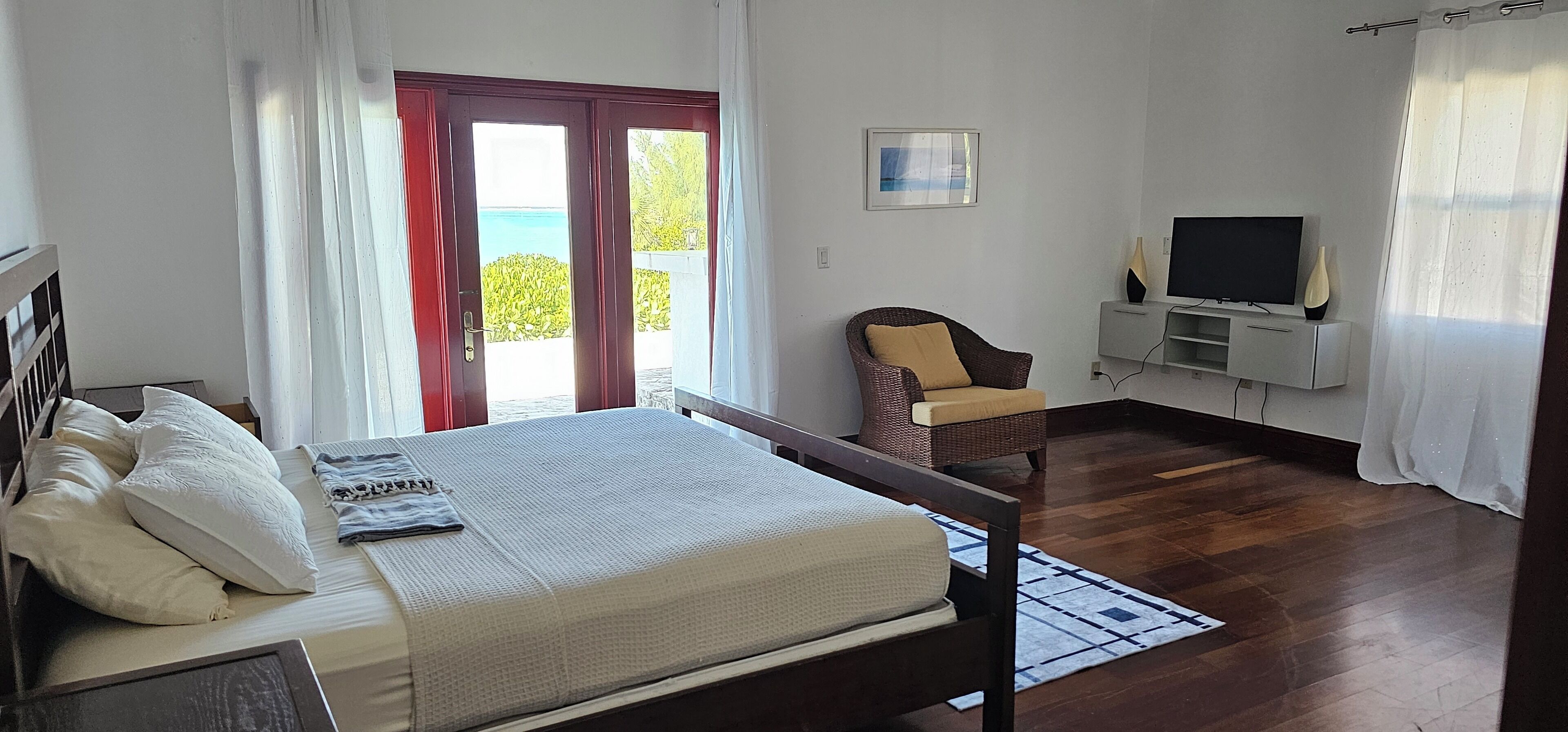3 bedrooms, desk, iron/ironing board, WiFi