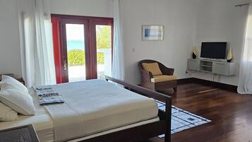 3 bedrooms, desk, iron/ironing board, WiFi