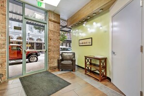 Interior - Stunning Condo - Near Bourbon & Caesars Casino (New Orleans)