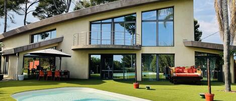 Piscine extérieure, piscine chauffée