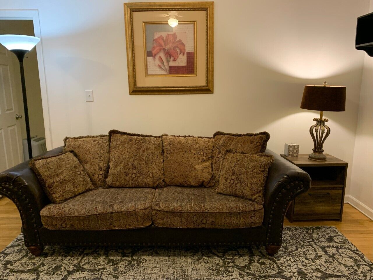 Téléviseur connecté, lecteur de DVD, sélection de films