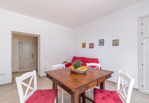 Family Apartment, Multiple Bedrooms (Domos Pintadas Apt. 1 Porto Rotondo) | Dining room - Domos Pintadas Apt. 1 Porto Rotondo (Olbia)