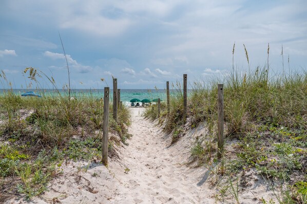 Beach nearby, sun-loungers, beach towels