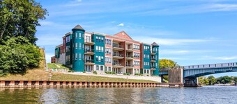 Cozy Efficiency at Downtown Manistee