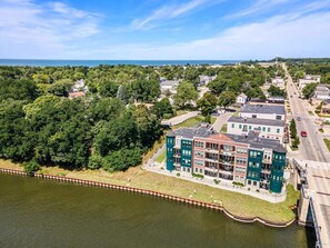 Exterior - Cozy Efficiency at Downtown Manistee (Manistee)