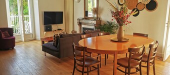 House near town center with garden and terrace