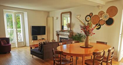 House near town center with garden and terrace