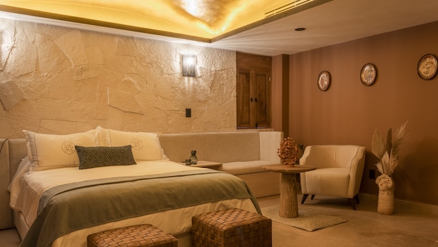 Classic Room | Premium bedding, down duvets, minibar, desk - Hotel Boutique Casa Laja (San Miguel de Allende)