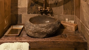 Basic Room | Bathroom | Shower, rainfall showerhead, hair dryer, bathrobes - Hotel Boutique Casa Laja (San Miguel de Allende)