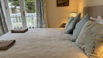 Double Room | Individually decorated, individually furnished, free WiFi, bed sheets