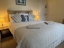 Habitación doble | Wifi gratis, decoración individual, mobiliario individual y ropa de cama