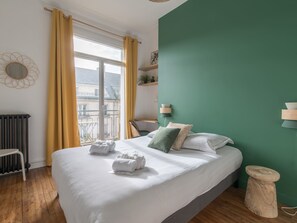 4 soverom, skrivebord, strykejern/-brett og wi-fi