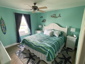 2 bedrooms, desk, free WiFi, bed sheets