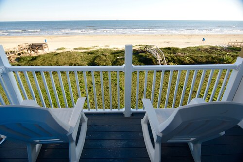 Modern Beachfront condo w Sunrise and Sunset Views