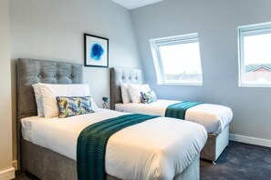 Egyptian cotton sheets, premium bedding, individually decorated - Suite Life Serviced Apartments (Swindon)