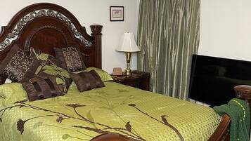 1 bedroom, desk, iron/ironing board, free WiFi