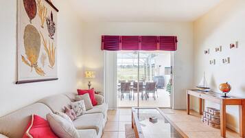 House, Multiple Beds (Julie and Johnathan's Highlands Reser) | Living room