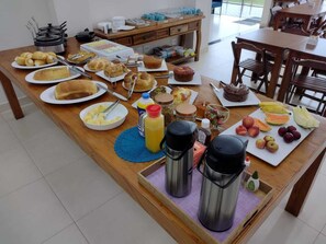 Free daily buffet breakfast