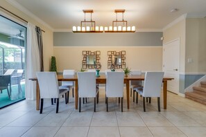 House, Multiple Beds (Wishing Star) | Private kitchen | Electric kettle, toaster, dining tables - Wishing Star (Davenport)
