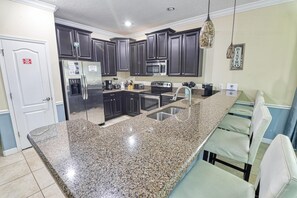 Casa, letti multipli (Wishing Star) | Cucina privata | Bollitore elettrico, tostapane, tavolo da pranzo