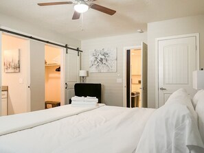 4 habitaciones, escritorio, tabla de planchar con plancha y wifi gratis 