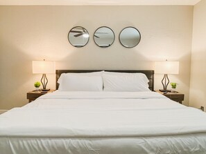 4 camere, una scrivania, ferro/asse da stiro, Wi-Fi gratuito