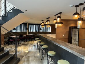 Bar (in der Unterkunft)