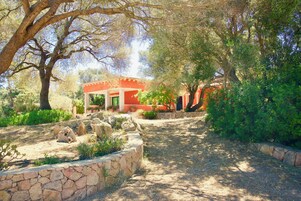 Family Apartment, Multiple Bedrooms, 2 Bathrooms (Domos Pintadas Apt. 3 Porto Rotondo) | Front of property