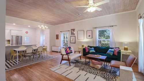 One block to beach - Kids Welcome - Great Rates - Cozy Cottage - Easy booking
