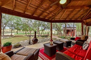 Terrace/patio - Horse Friendly Ranch | 40 Acres | Extended Stays (Georgetown)