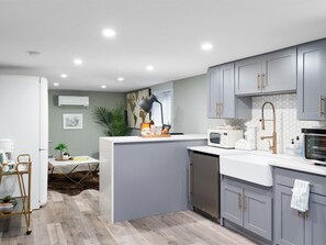 Fridge, microwave, oven, coffee/tea maker