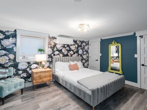 2 bedrooms, desk, iron/ironing board, travel crib