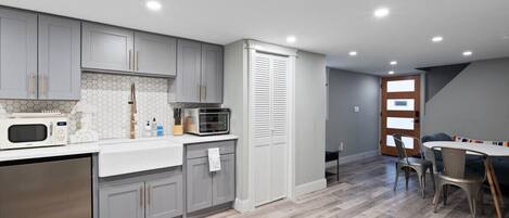 Fridge, microwave, oven, coffee/tea maker