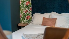 2 bedrooms, desk, iron/ironing board, travel cot