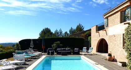 Villa provençale avec piscine, vue exceptionnelle