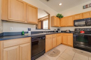 House, Multiple Beds (Daniel's Solana House) | Private kitchen
