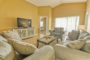 獨棟房屋, 多張床 (Clear Creek Vacation Home) | 客廳