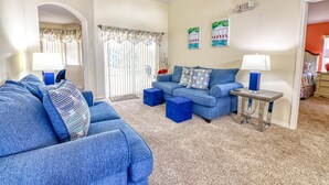 House, Multiple Beds (Refreshing Tuscan Ridge Home) | Living room - Refreshing Tuscan Ridge Home (Davenport)