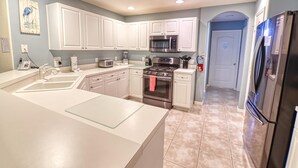 House, Multiple Beds (Refreshing Tuscan Ridge Home) | Private kitchen - Refreshing Tuscan Ridge Home (Davenport)