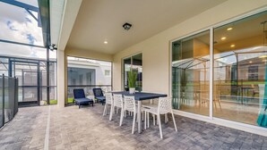 House, Multiple Beds (Best Windsor Island House) | Balcony - Best Windsor Island House (Davenport)