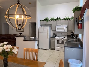 House, Multiple Beds (Elaine's Southern Dunes House) | Private kitchen - Elaine's Southern Dunes House (Haines City)