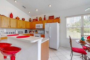 House, Multiple Beds (Len & Arlene's Tuscan Ridge Vacation ) | Private kitchen